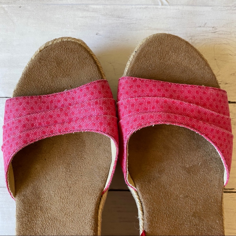 BEARPAW Red Wedge Sandals Size 11 - Picture 7 of 11